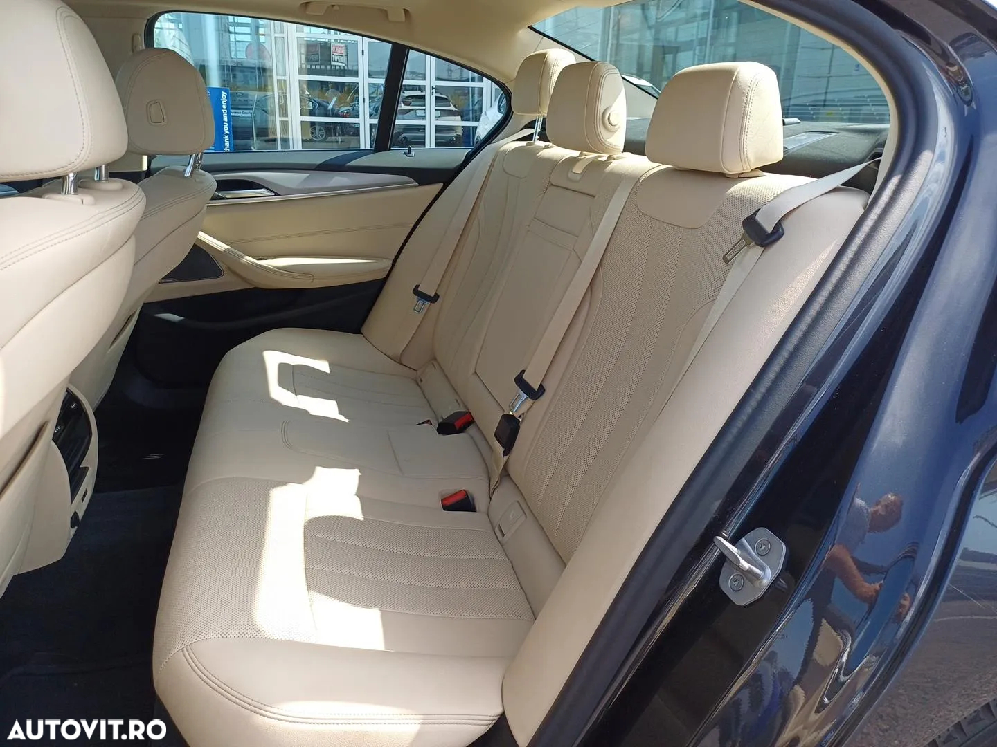BMW Seria 5 530e xDrive Aut. - 24
