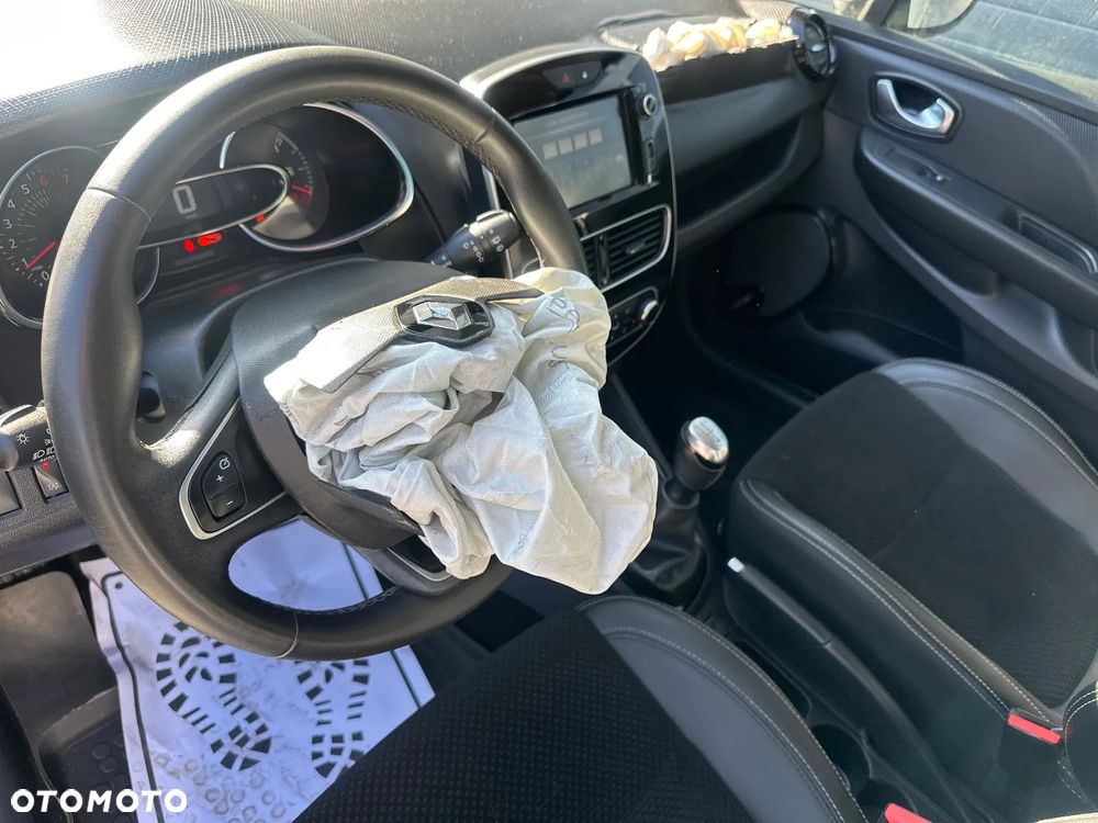 Renault Clio - 26