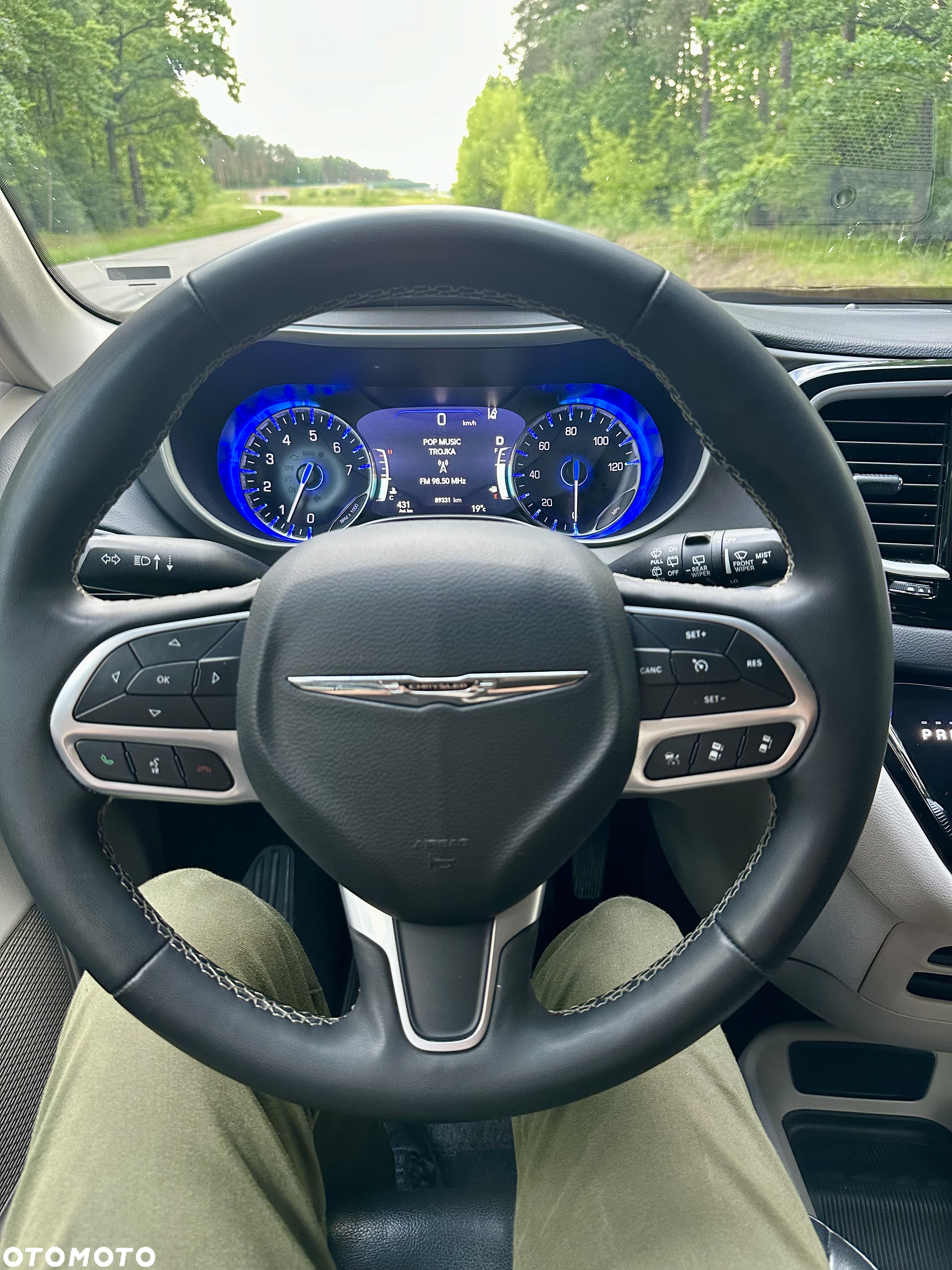 Chrysler Pacifica - 17