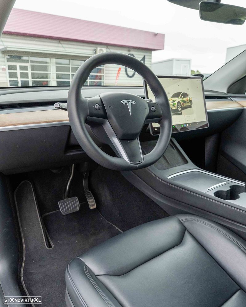 Tesla Model Y Long Range Dual Motor AWD - 10