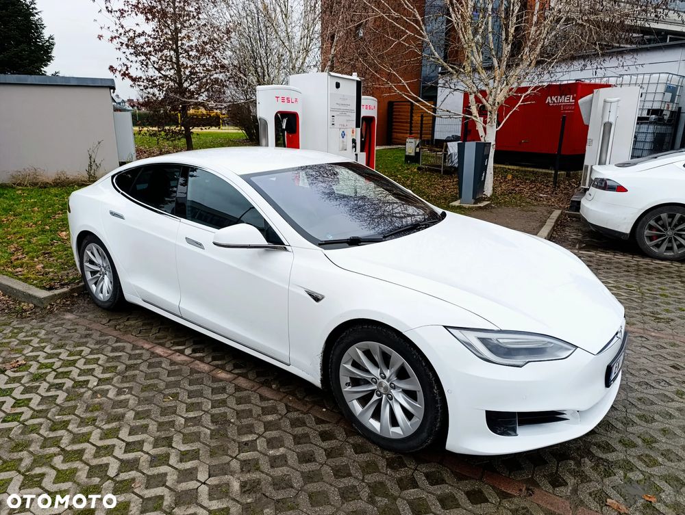 Tesla Model S - 17