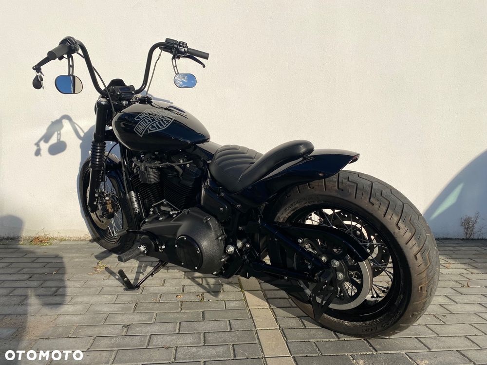 Harley-Davidson Softail Street Bob - 10