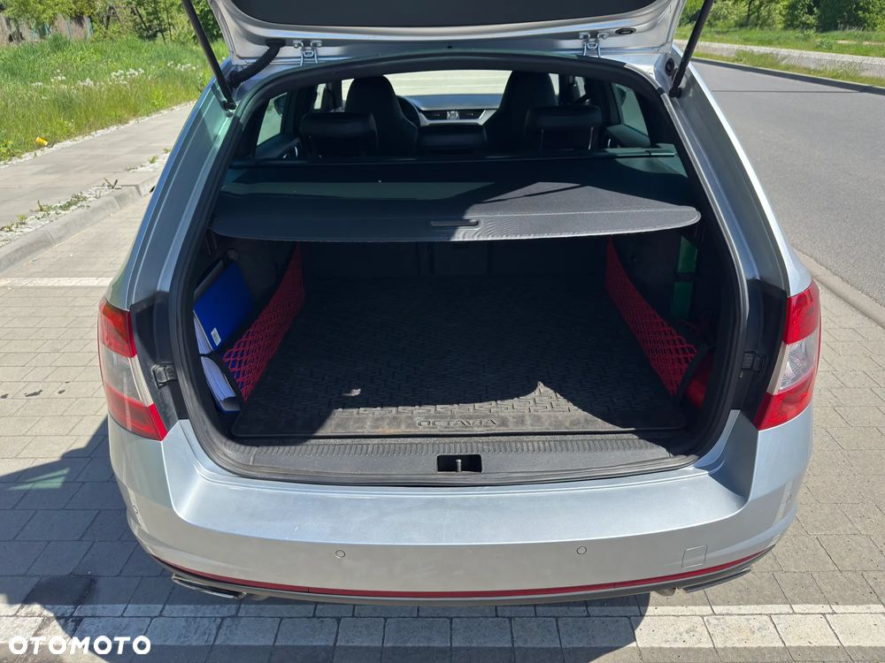 Skoda Octavia 2.0 TDI DSG RS - 17