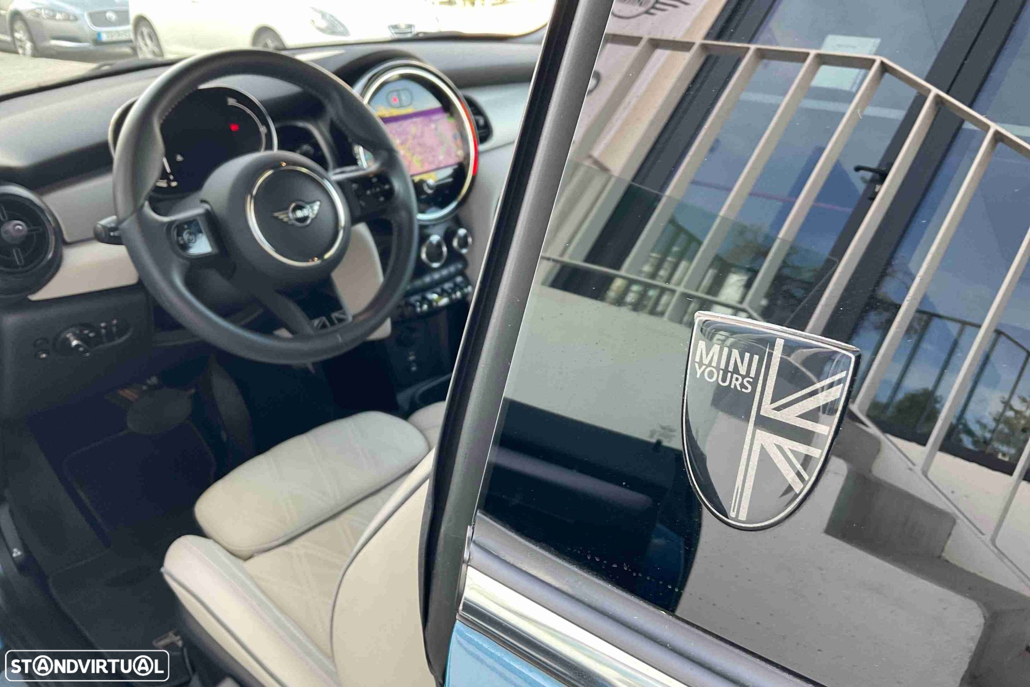 MINI 3 Portas Cooper SE Premium Extra Yours - 13