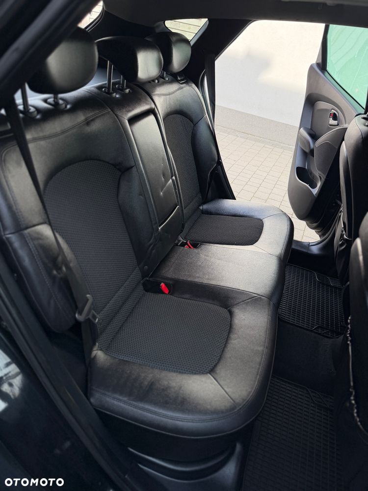 Hyundai ix35 2.0 CRDi 4WD Automatik Premium - 11