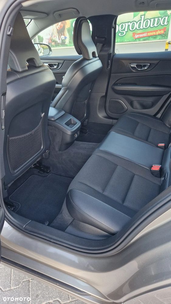 Volvo V60 D3 Momentum Pro - 10