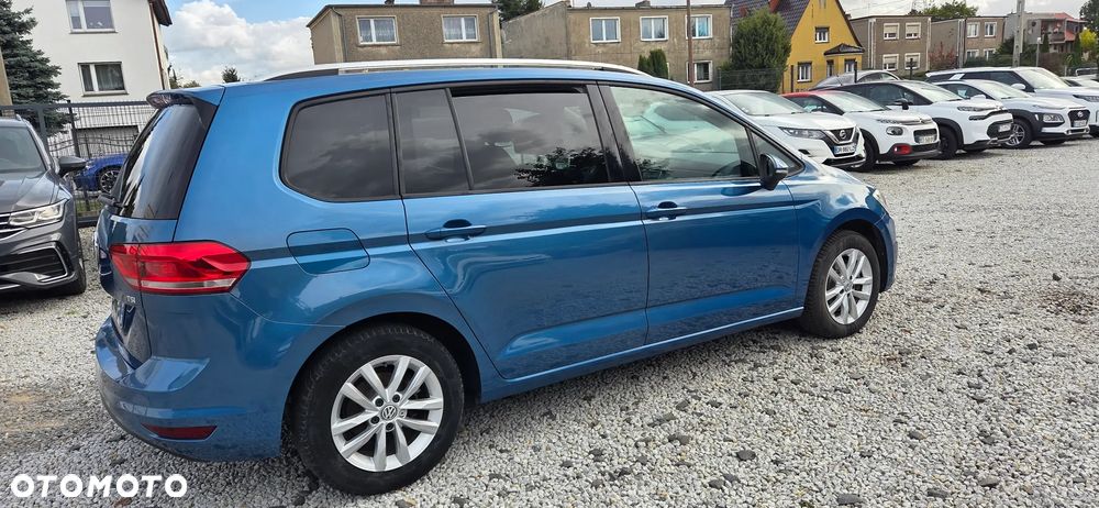 Volkswagen Touran - 21