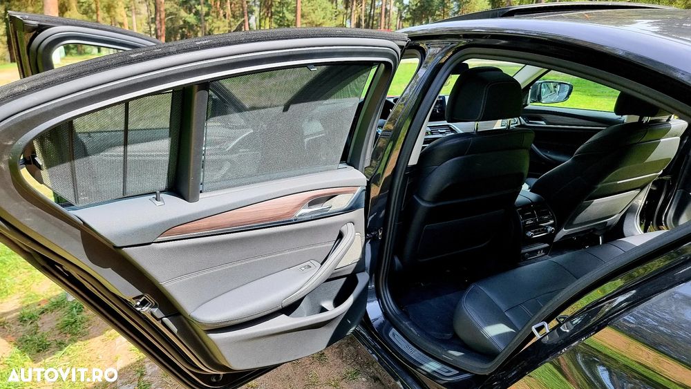 BMW Seria 5 530e Aut. Luxury Line - 14