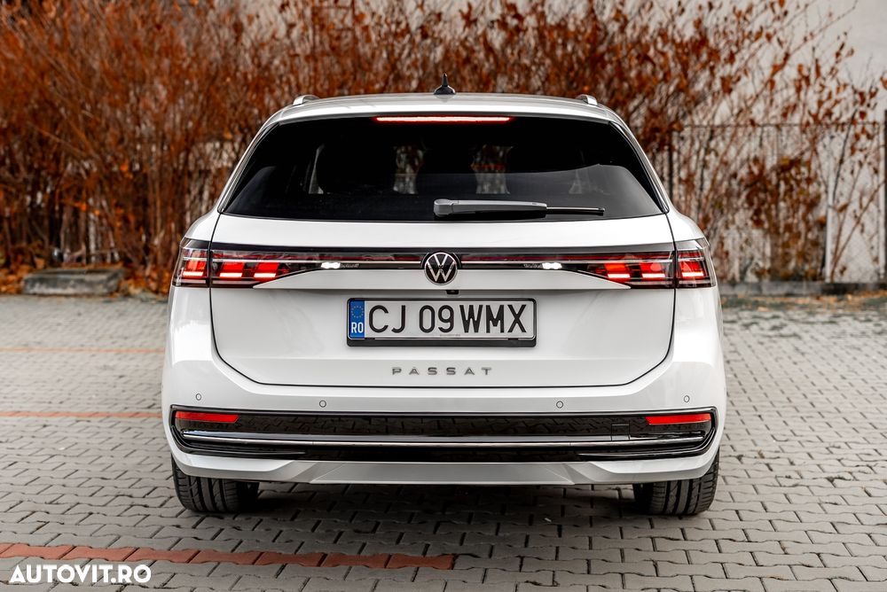 Volkswagen Passat Variant 2.0 TDI SCR DSG Elegance - 29