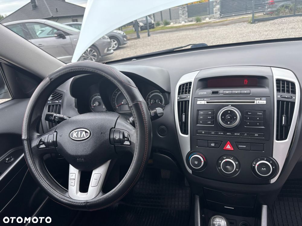 Kia Ceed 1.4 CVVT Attract - 17