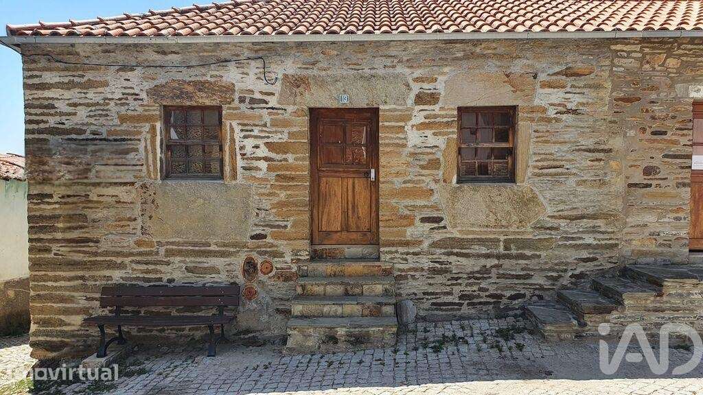 Casa de aldeia T3 em Açoreira de 98,00 m2 - Grande imagem: 2/24