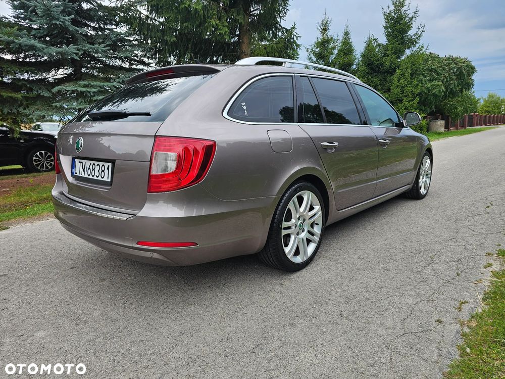 Skoda Superb 2.0 TDI Green tec Elegance - 34