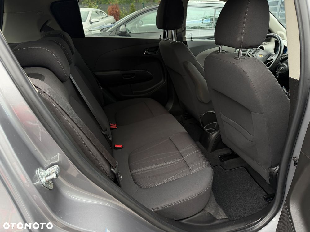 Chevrolet Aveo 1.6 LTZ - 24