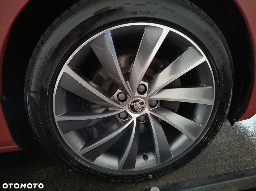Skoda Superb 2.0 TDI DSG L&K - 31