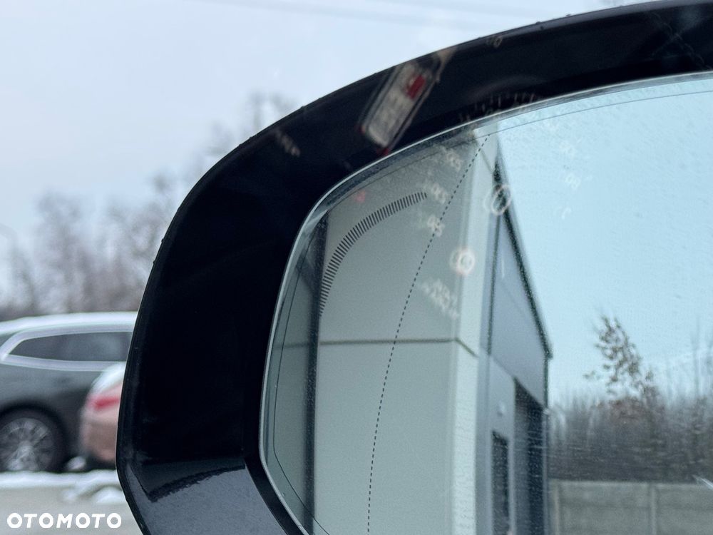 Volvo XC 90 B5 D AWD Ultimate Dark - 28