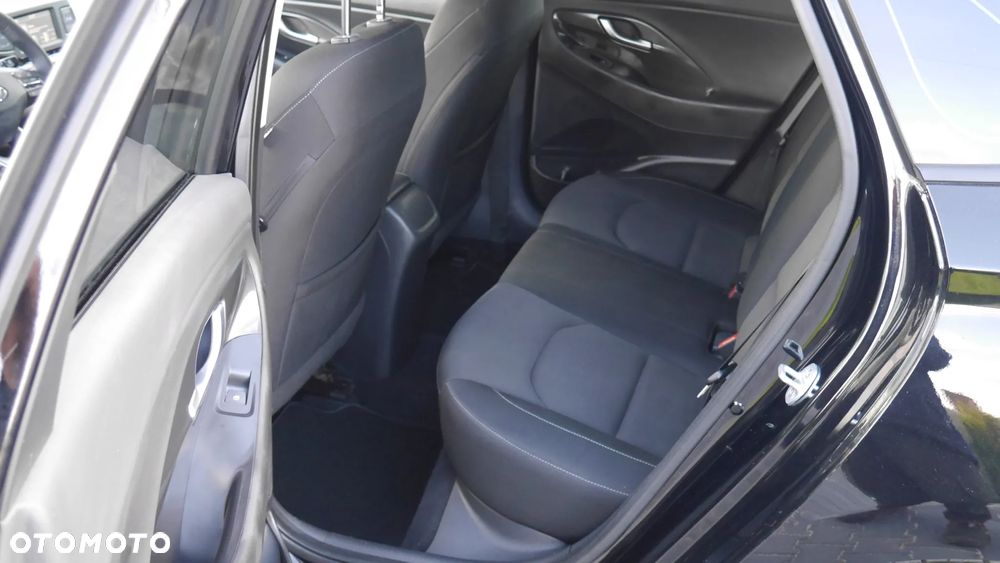 Hyundai i30 1.6 CRDi Automatik Style - 23