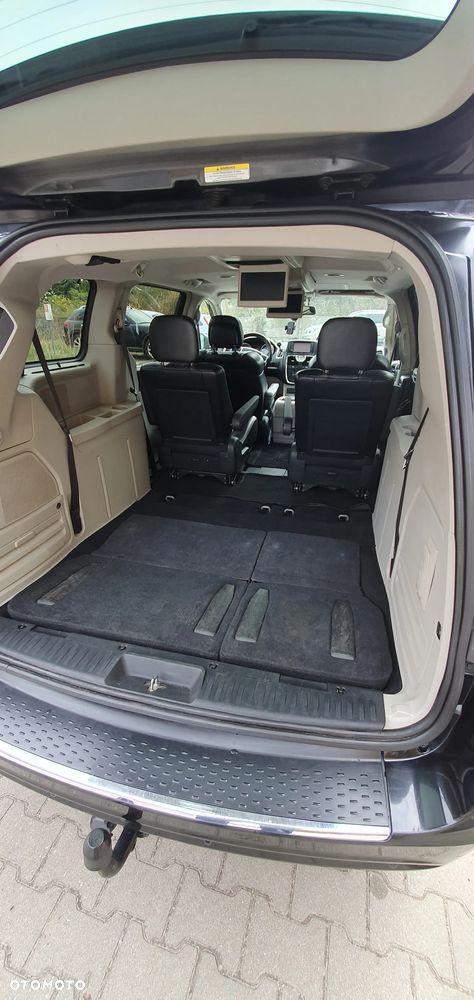 Chrysler Town & Country 3.6 Limited - 10