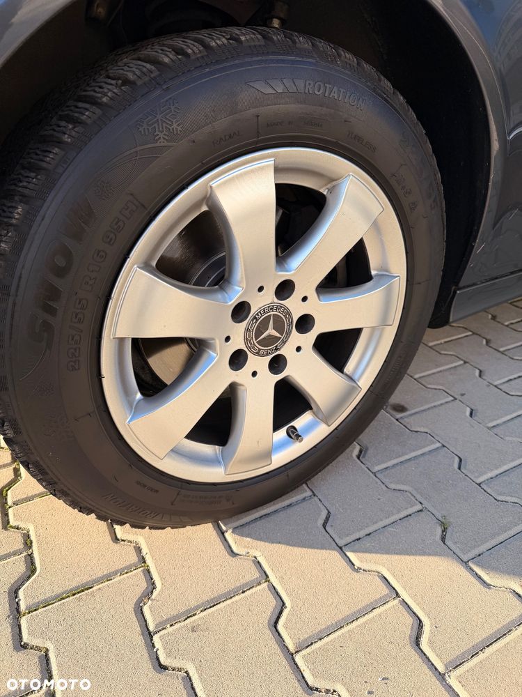 Mercedes-Benz Klasa E 280 4-Matic Avantgarde - 32