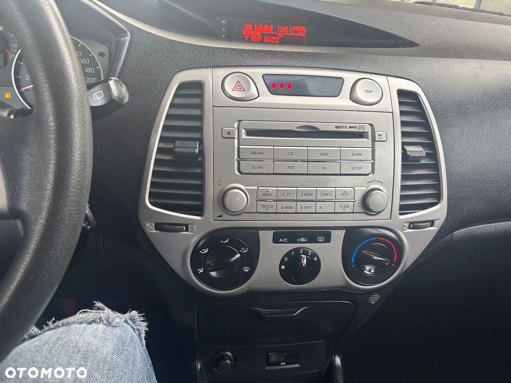 Hyundai i20 1.2 FIFA WM Edition - 26