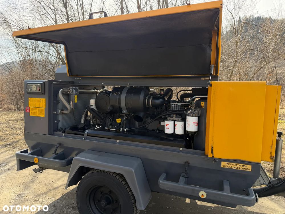 Atlas Copco XAHS 186 Kompresor Śrubowy Sprężarka potężna mocna 11m3. 12 bar regulowanych. Bogata wersja z chłodnicą cyklonową! z Norweskiej Upadłości! Niski Przebieg 1900mtg. 2014rok silnik DEUTZ.150 KM. serwisowany w DEKRA. OKAZJA - 5