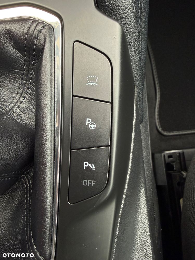 Ford Kuga 2.0 EcoBlue Hybrid TITANIUM X - 38