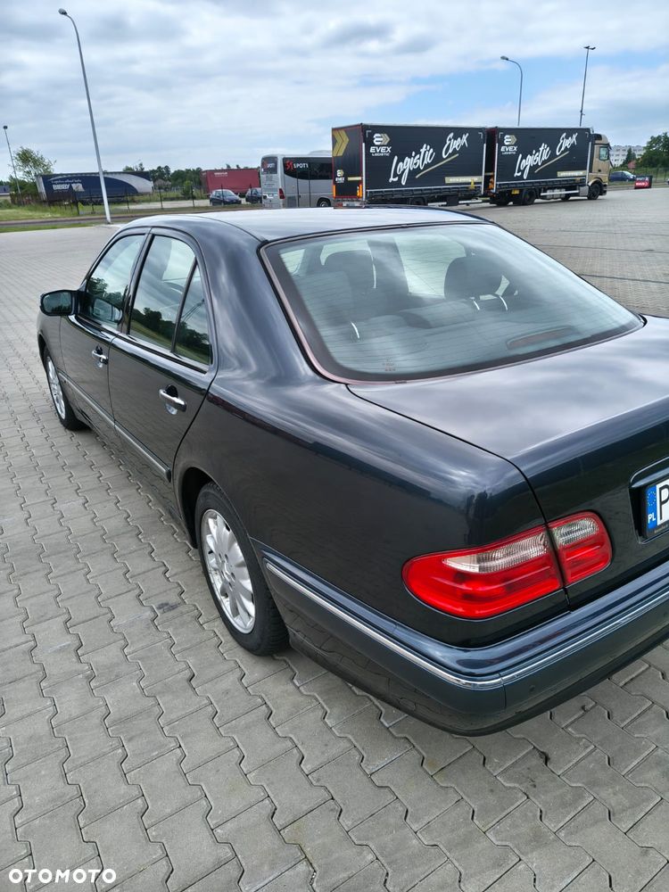 Mercedes-Benz Klasa E - 5