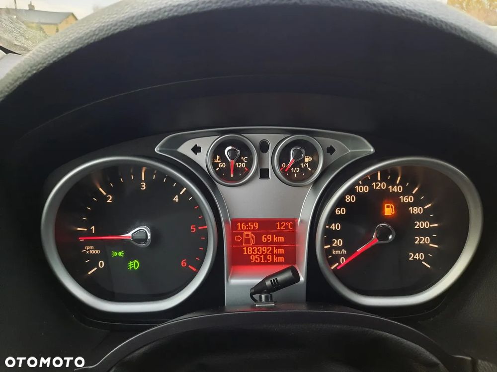 Ford Kuga 2.0 TDCi Individual FWD - 28