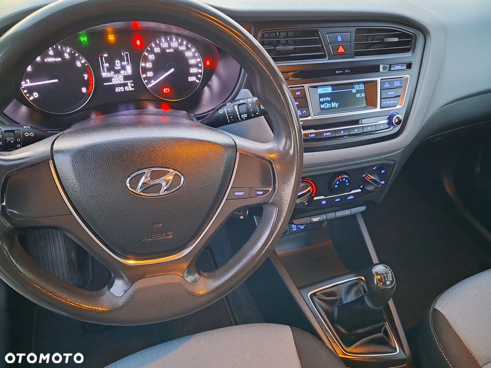 Hyundai i20 blue 1.2 Classic - 7