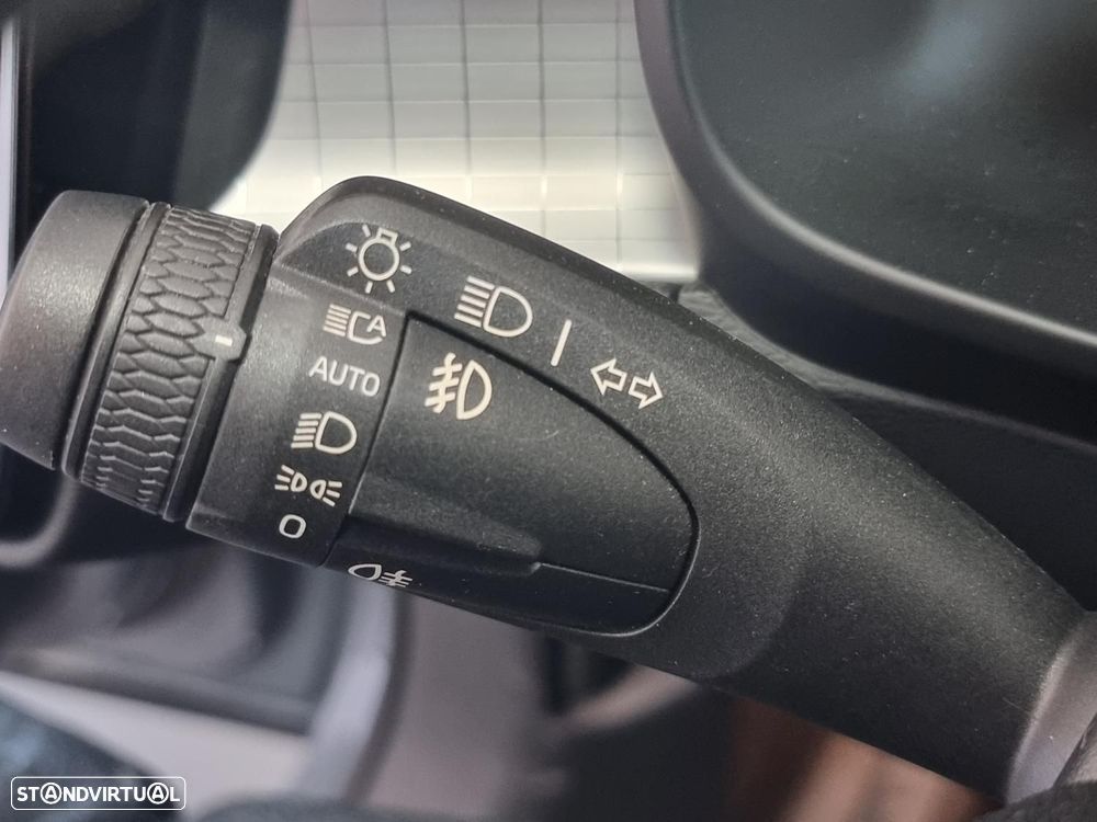Volvo XC 40 2.0 D3 Momentum Plus Geartronic - 29