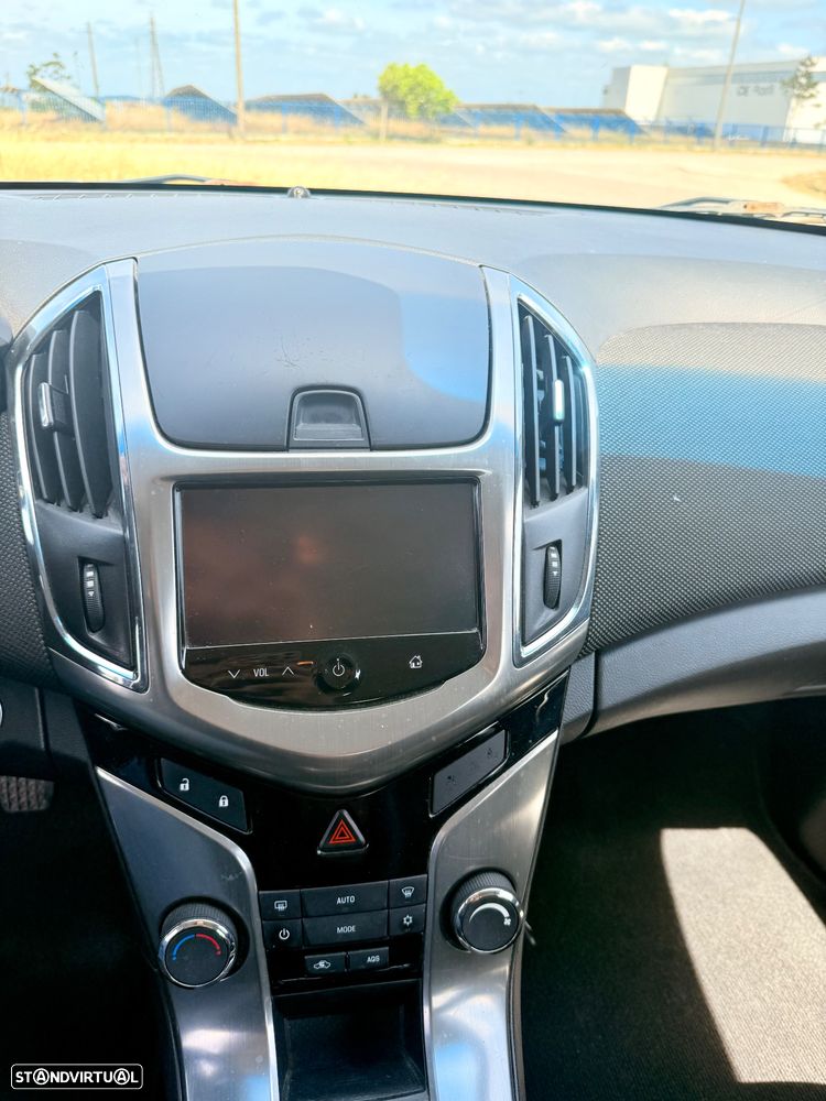 Chevrolet Cruze SW 1.7 VCDi LTZ - 11