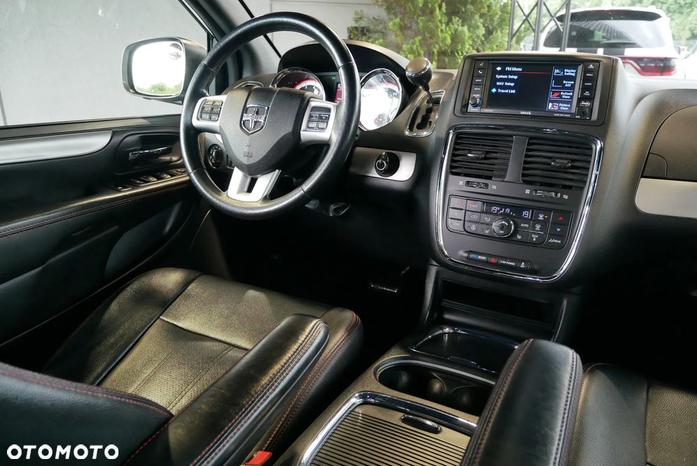 Dodge Grand Caravan - 17