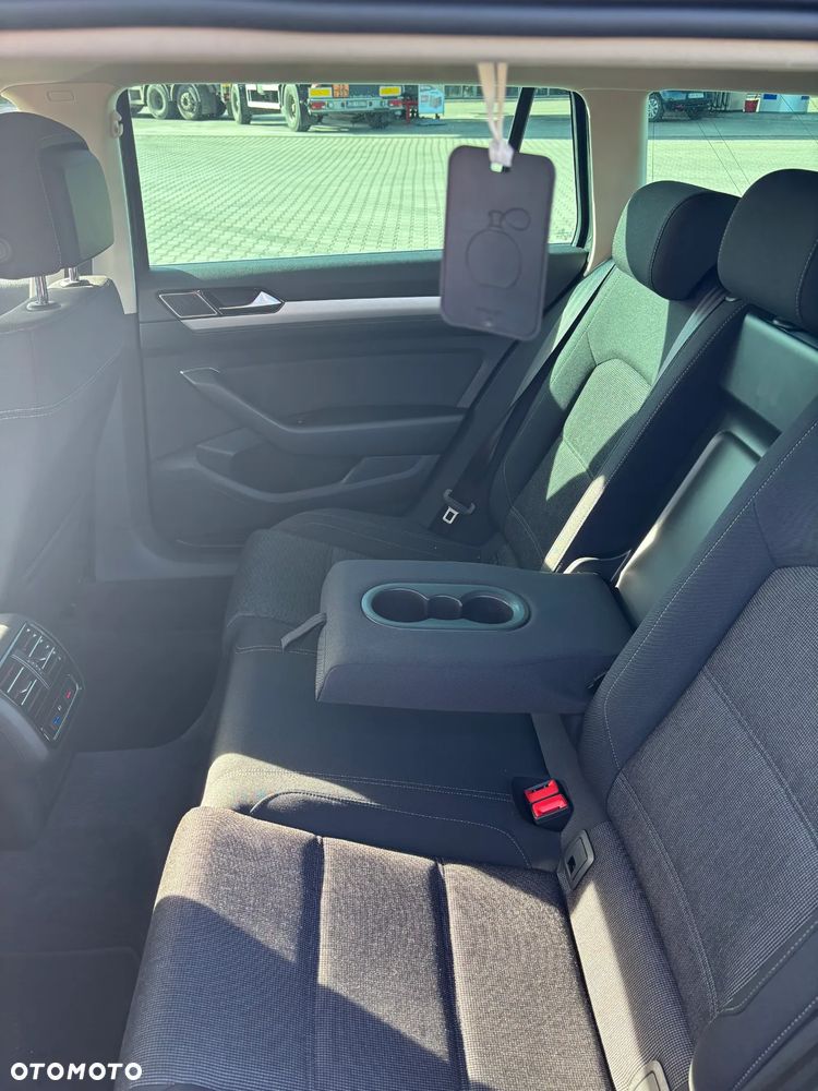 Volkswagen Passat 2.0 TDI SCR BlueMotion Comfortline - 16