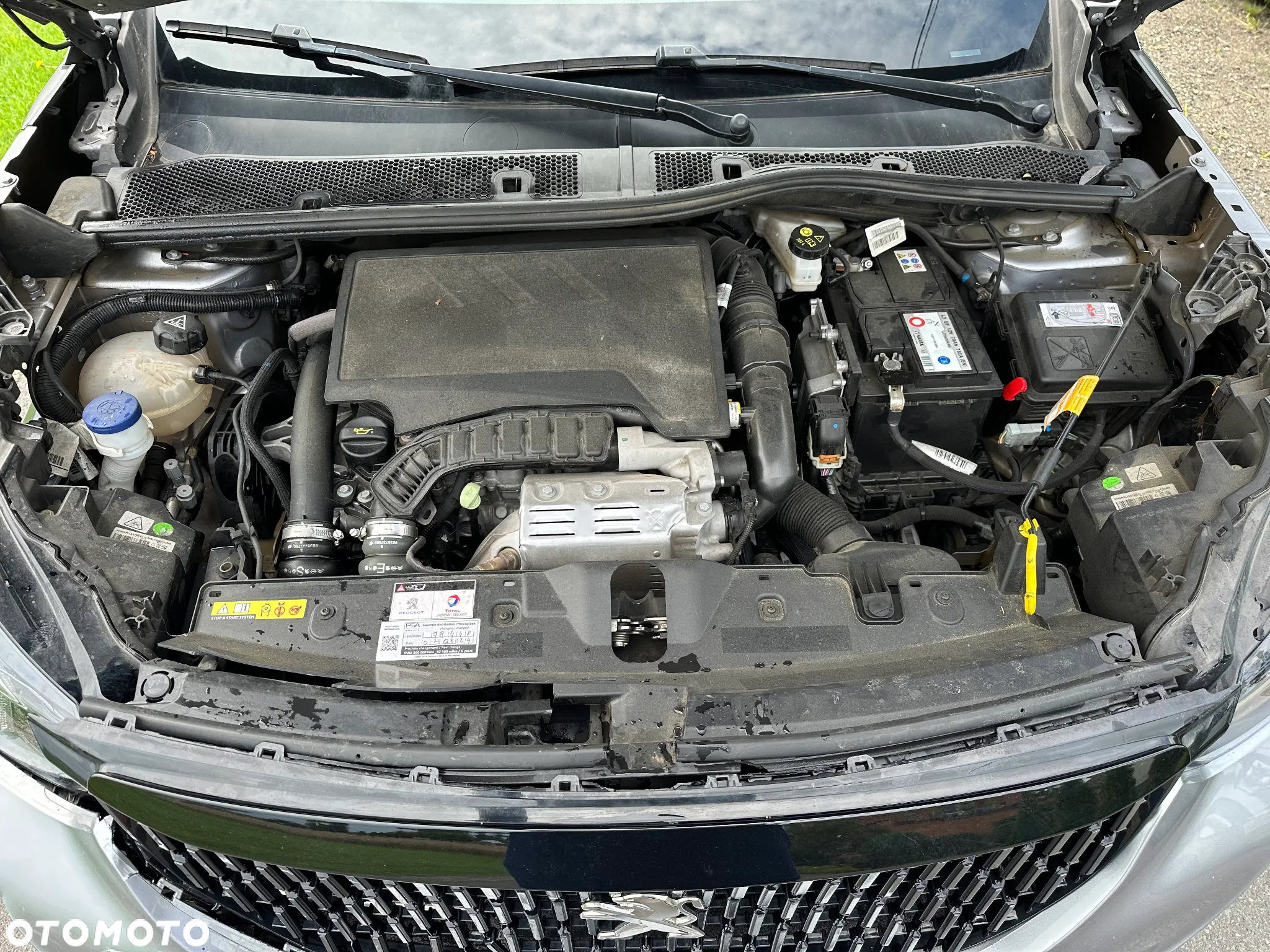 Peugeot 2008 PureTech 130 EAT8 GT - 8