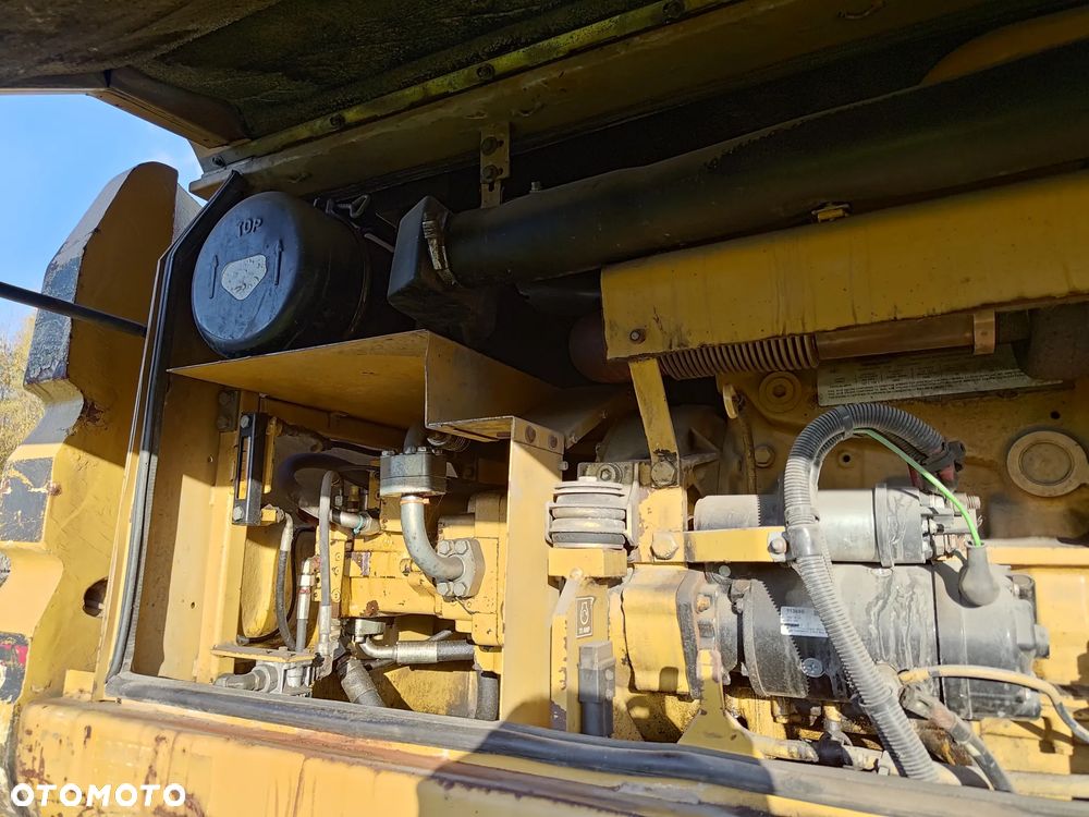 Caterpillar M318 - 16