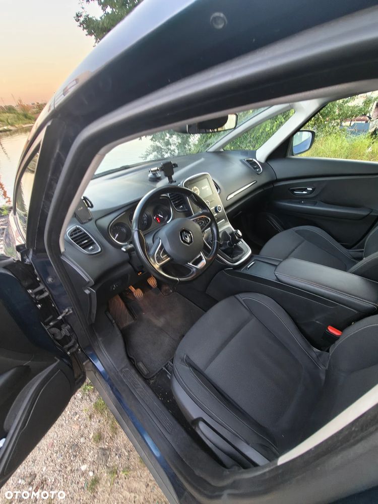Renault Scenic - 18