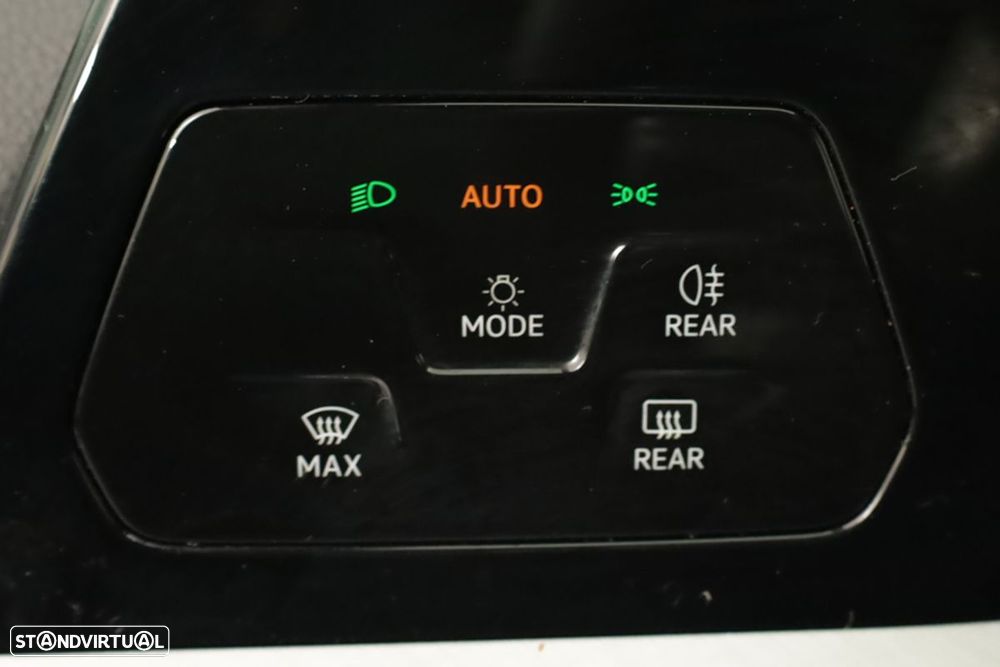 VW Golf 1.5 TSI e-Hybrid Life DSG - 19