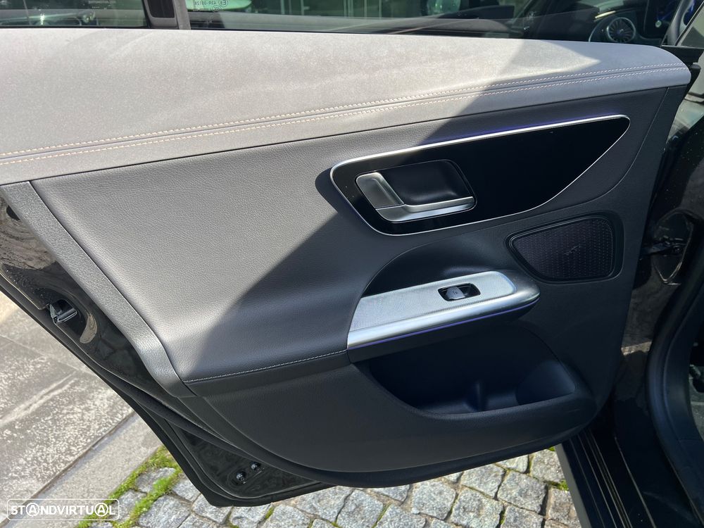 Mercedes-Benz EQE 300 Electric Art - 11