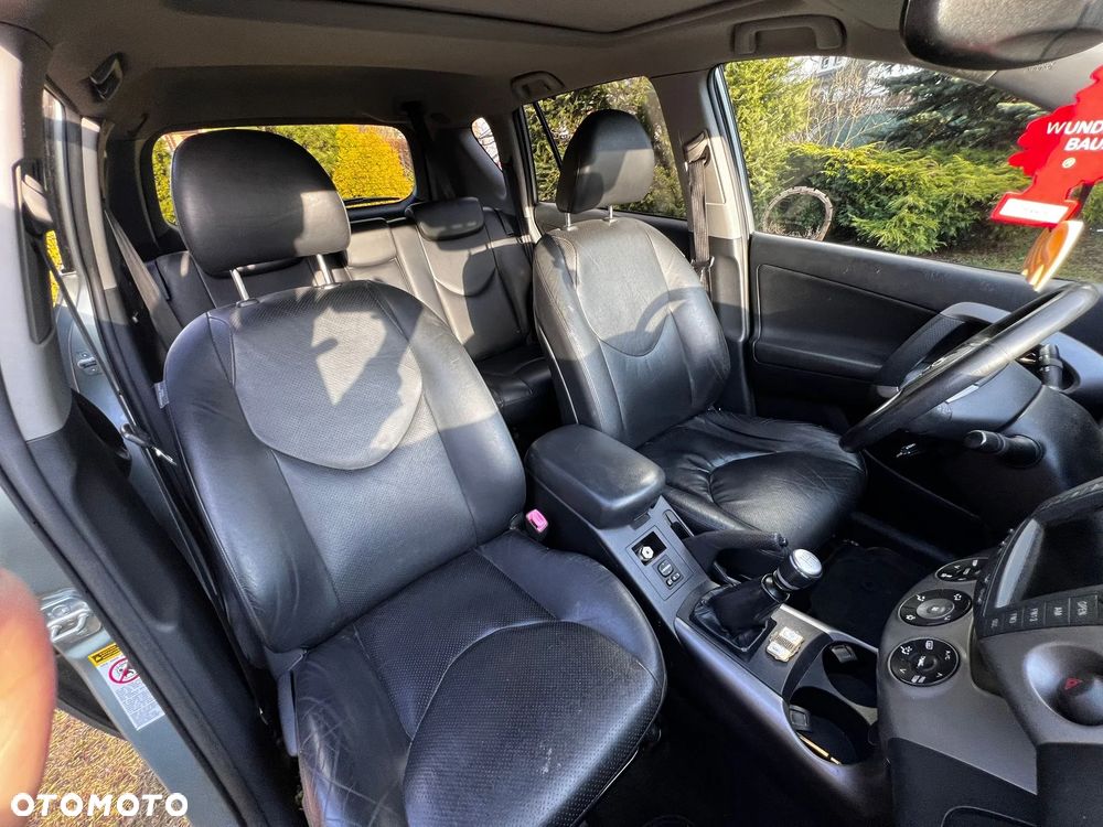 Toyota RAV4 2.2 D-4D X - 18