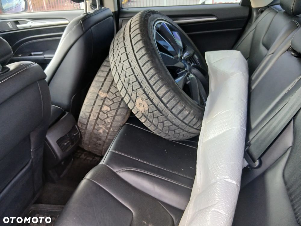 Ford Fusion 2.0 EcoBoost Titanium - 13