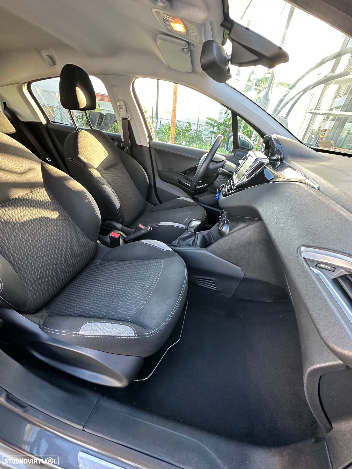Peugeot 208 1.2 VTi SE Style - 6