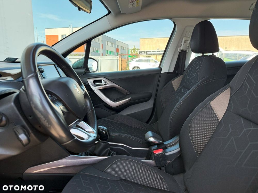 Peugeot 2008 1.2 Pure Tech Access EU6 - 11