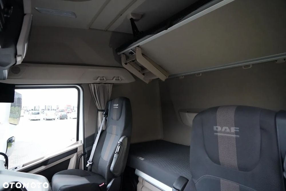 DAF XG 530 / RETARDER / CAŁY NA PODUSZKACH / KLIMA POSTOJOWA / - 24