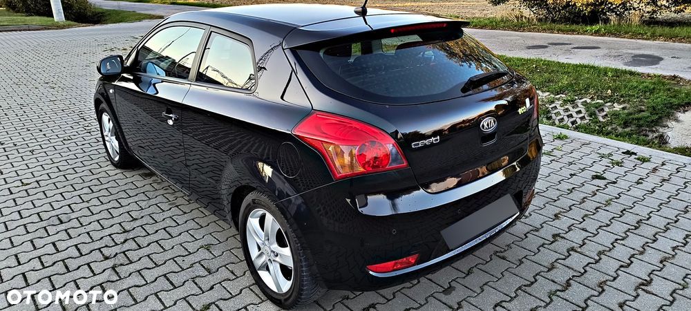 Kia Ceed Cee'd 1.6 Crdi S Euro2012 - 7