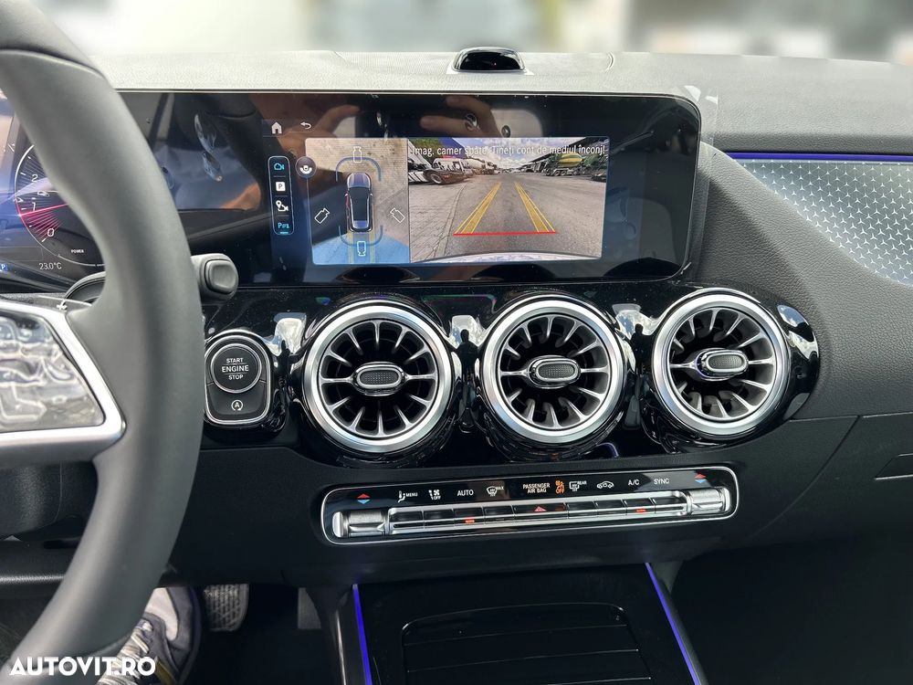 Mercedes-Benz GLA 220 4MATIC MHEV - 17