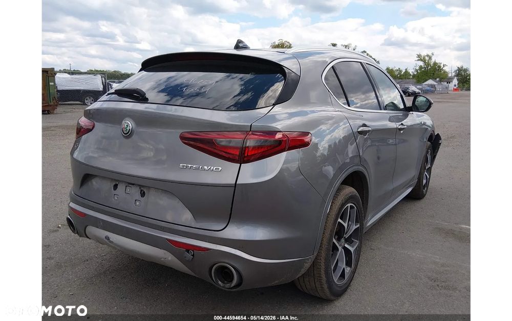 Alfa Romeo Stelvio - 4