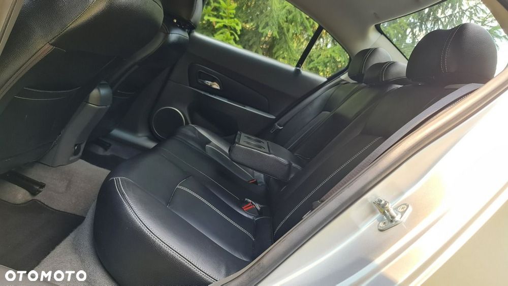 Chevrolet Cruze 1.8 LT - 9