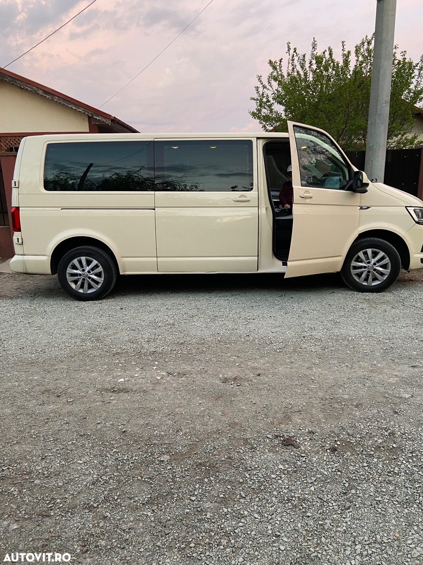Volkswagen Caravelle T6.1 2.0 TDI 110 kW LR Comfortline 4M - 11