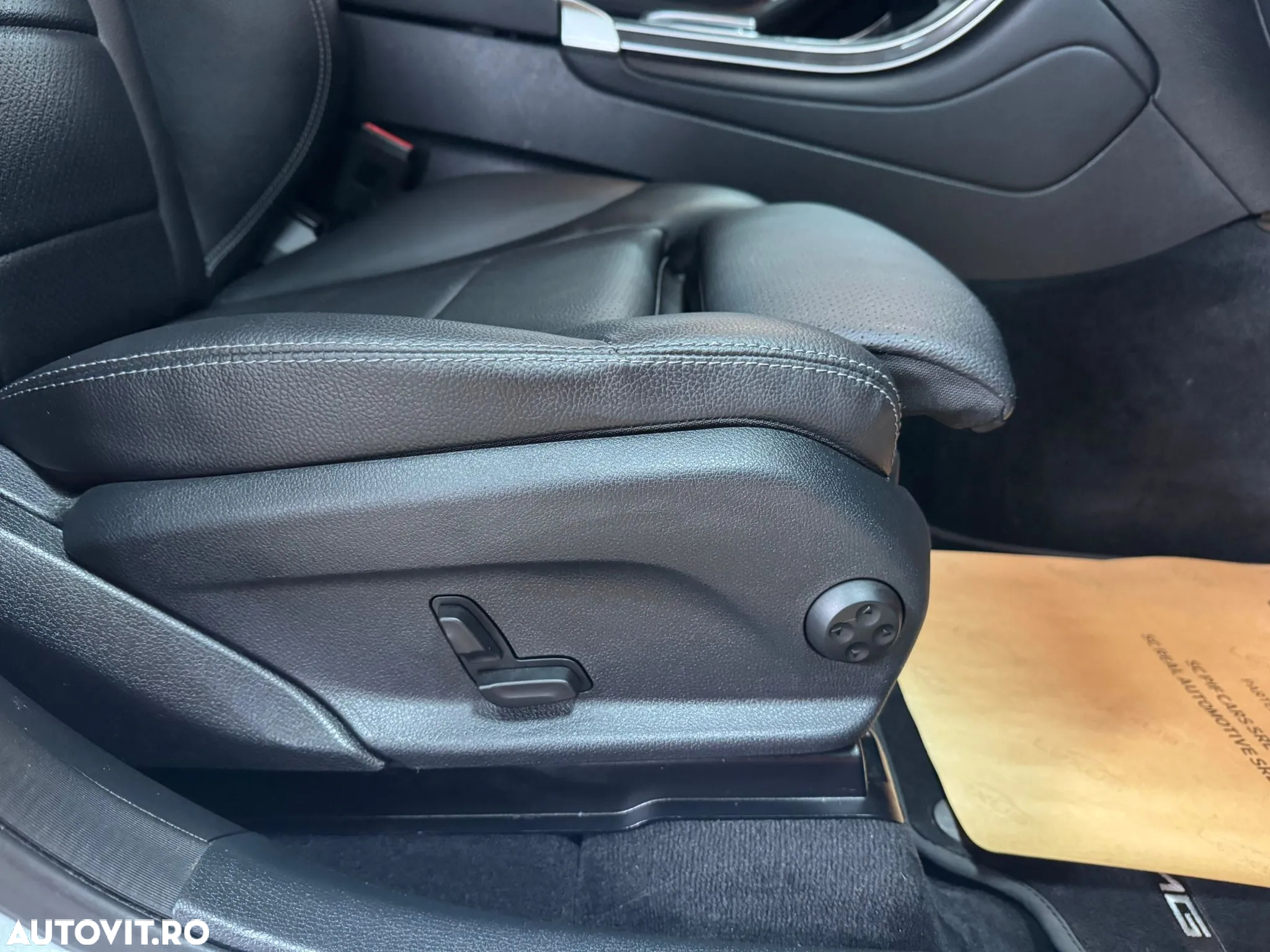 Mercedes-Benz GLC 300 d 4Matic 9G-TRONIC AMG Line - 18