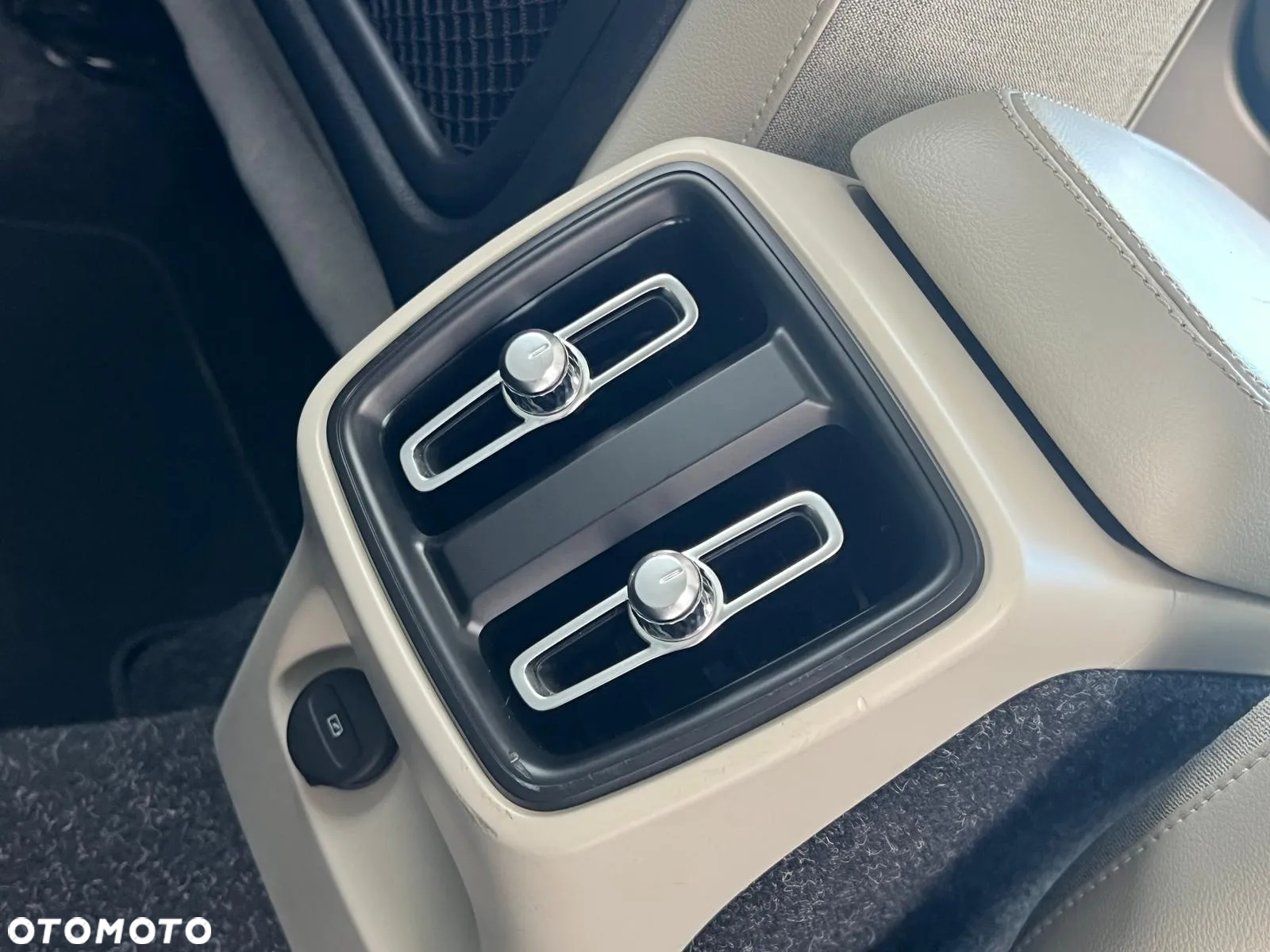 Volvo XC 40 - 29