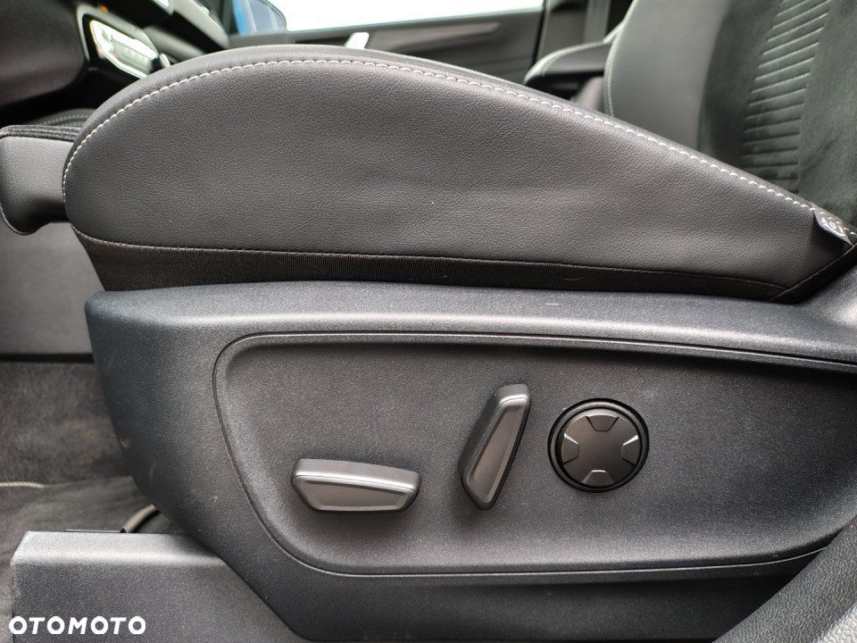 Ford Kuga - 21